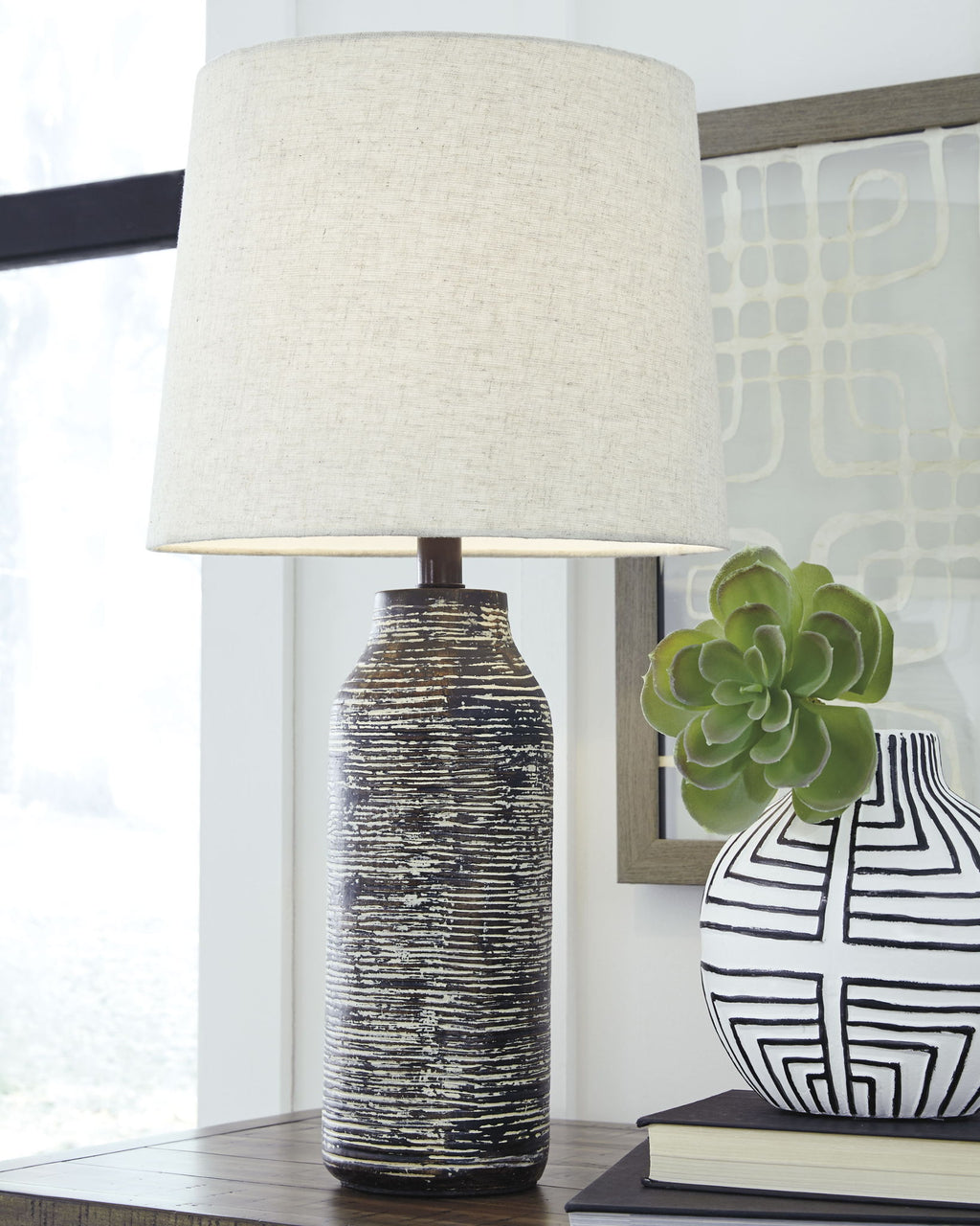 Mahima - Paper Table Lamp (Set of 2) - Black / White