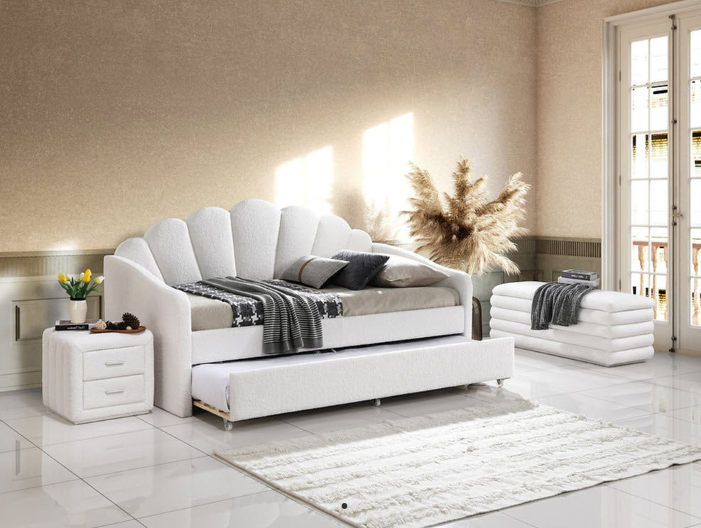 5103 White Teddy Bouclé Daybed with Trundle