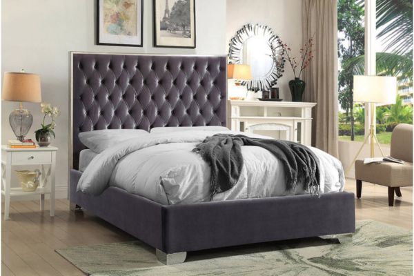 5540 Grey Upholstered Platform Bed
