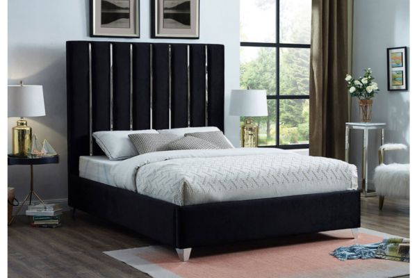5621 Black Upholstered Platform Bed