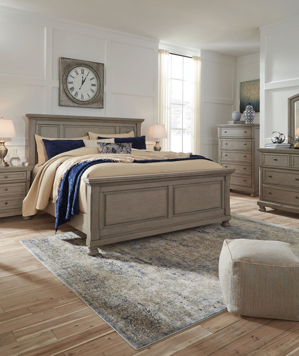 Lettner - Queen Panel Bed - Light Gray