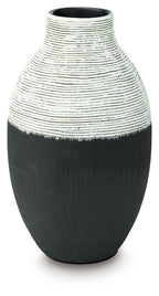Girtha - Vase