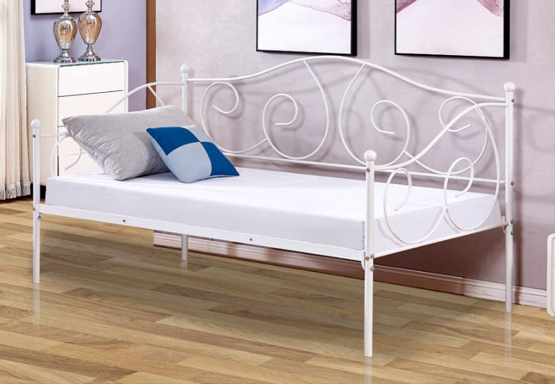 T1582 Titus White Daybed