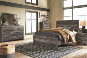 Wynnlow - Panel Bedroom Set