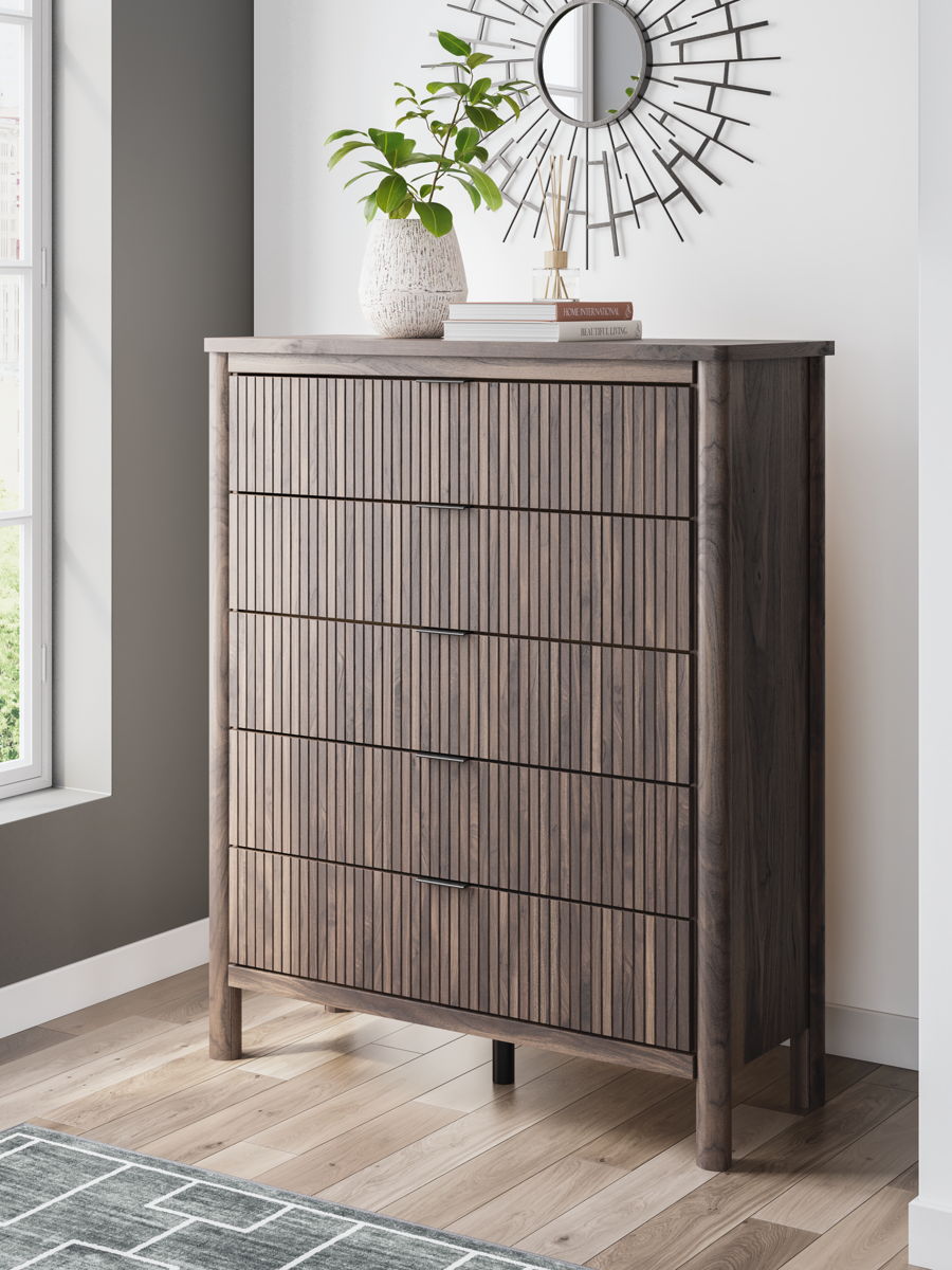 Pamytta - Five Drawer Wide Chest - Brown - Image 4