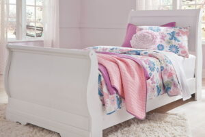 Anarasia - Sleigh Bed