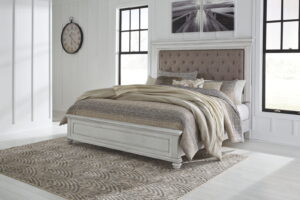 Kanwyn - Upholstered Panel Bed
