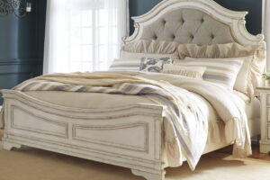Realyn - Upholstered Panel Bed