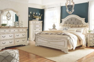Realyn - Panel Bedroom Set