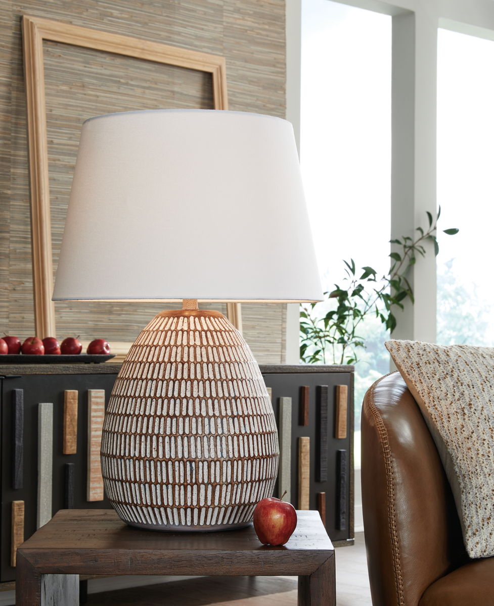 Darrich - Metal Table Lamp - Beige / White - Image 2