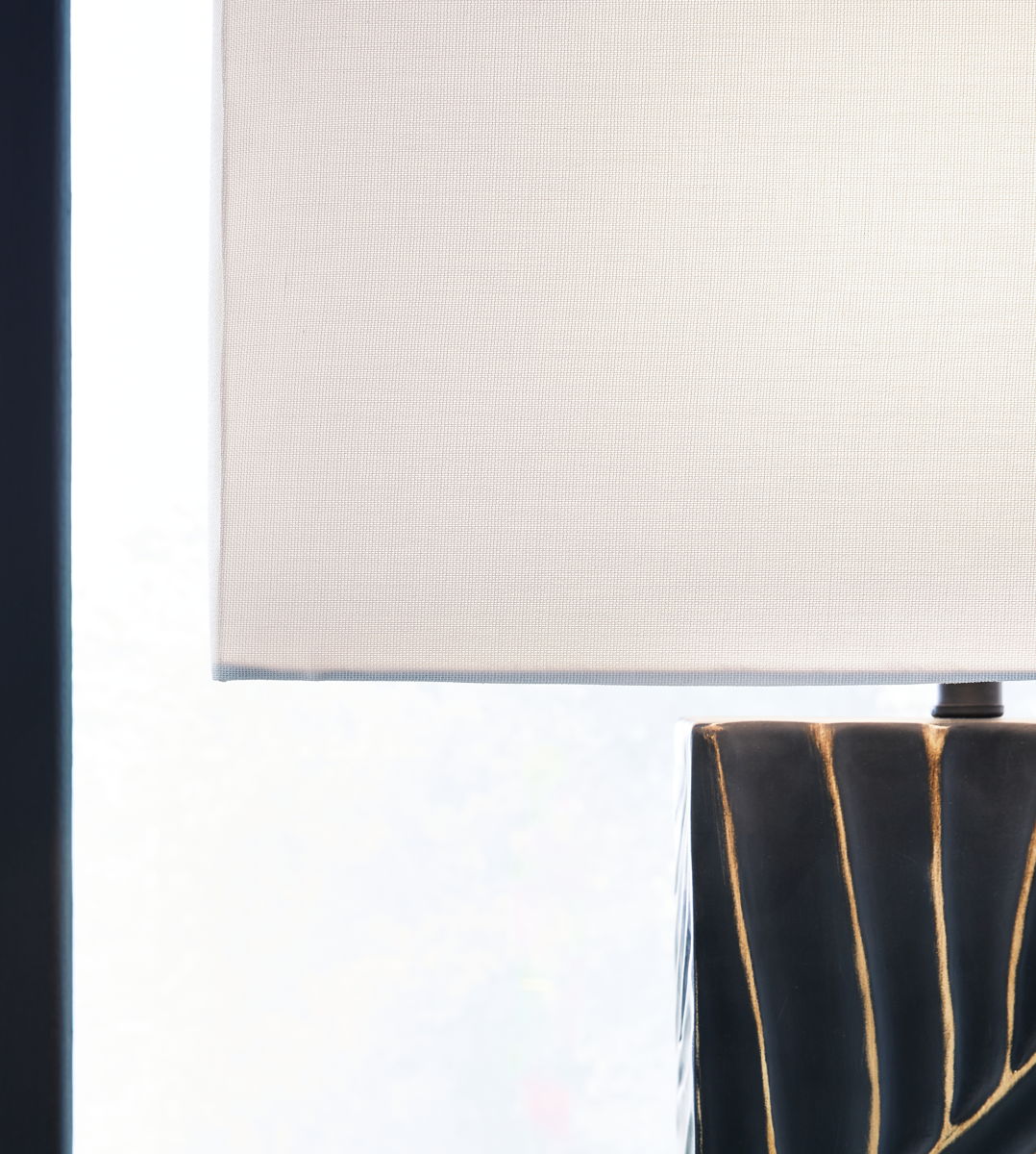 Bartlen - Poly Table Lamp - Black / Gold Finish - Image 2