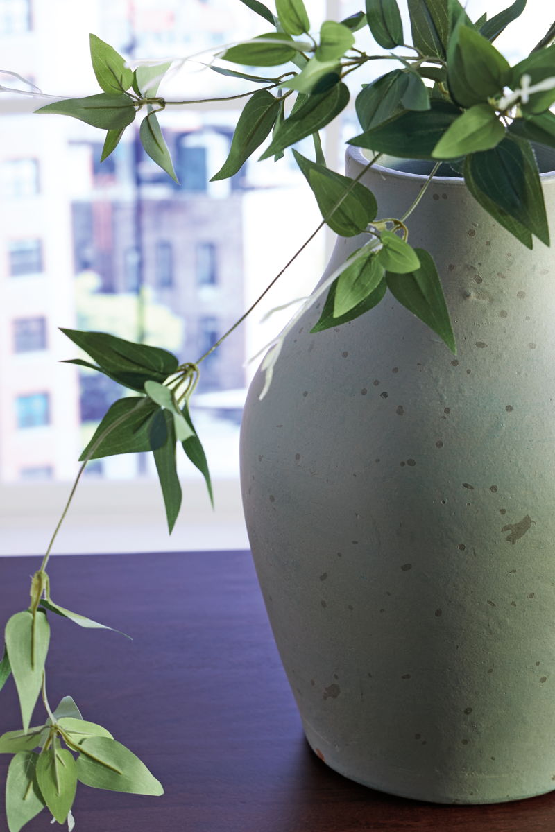 Baychester - Vase - Image 2