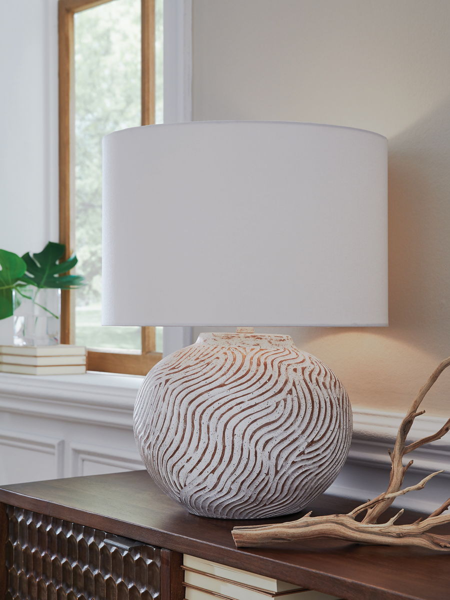 Vien - Terracotta Table Lamp - Distressed White - Image 4