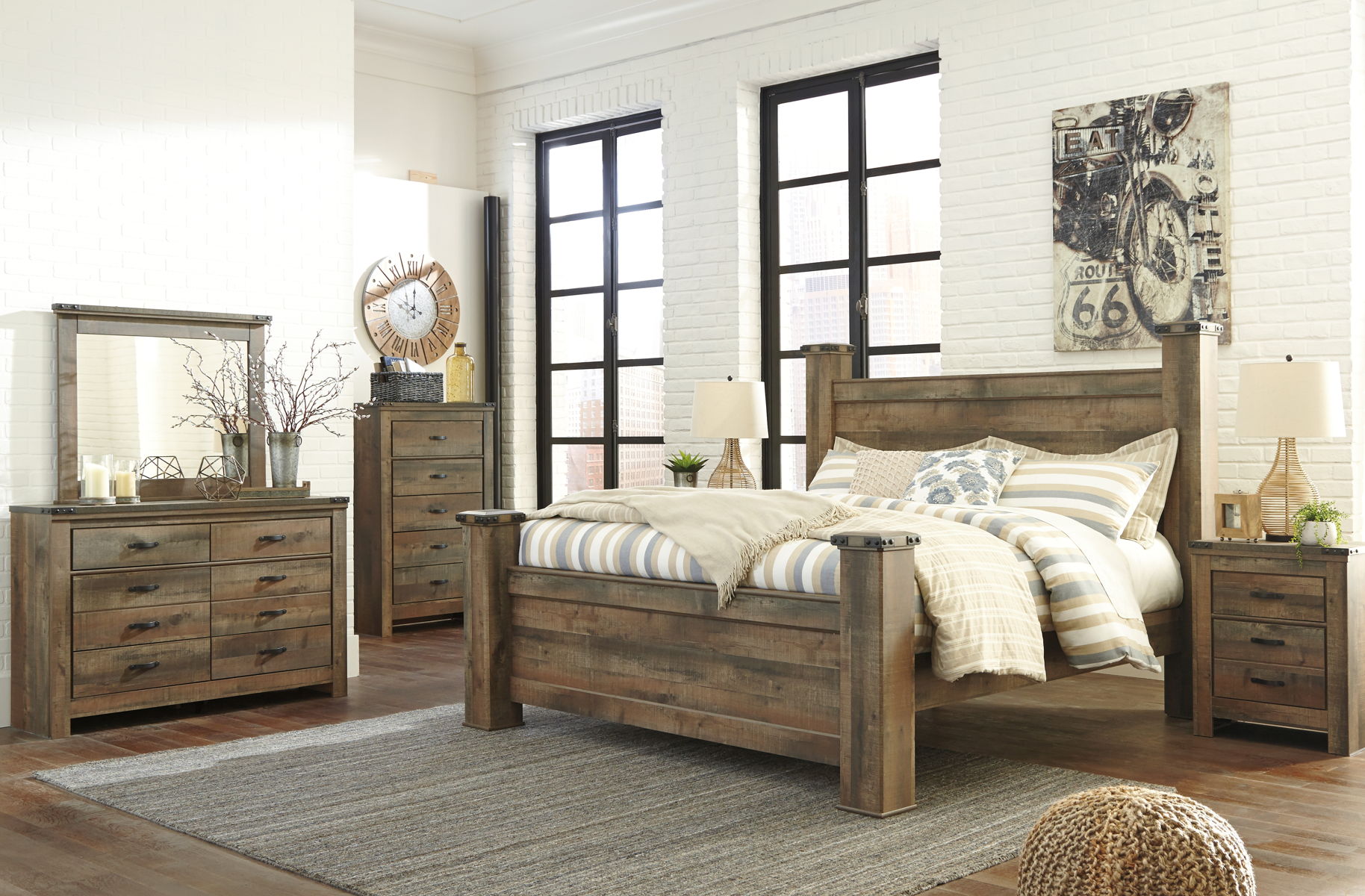 Trinell - Poster Bed - Image 7