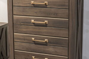Vonitta Bay - Five Drawer Chest - Dark Brown