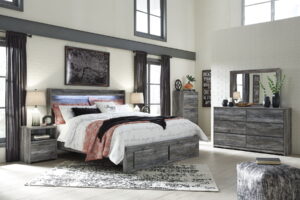 Baystorm - 5 Pc. - Chest, King Panel Bed with 2 Storage Drawers - Gray