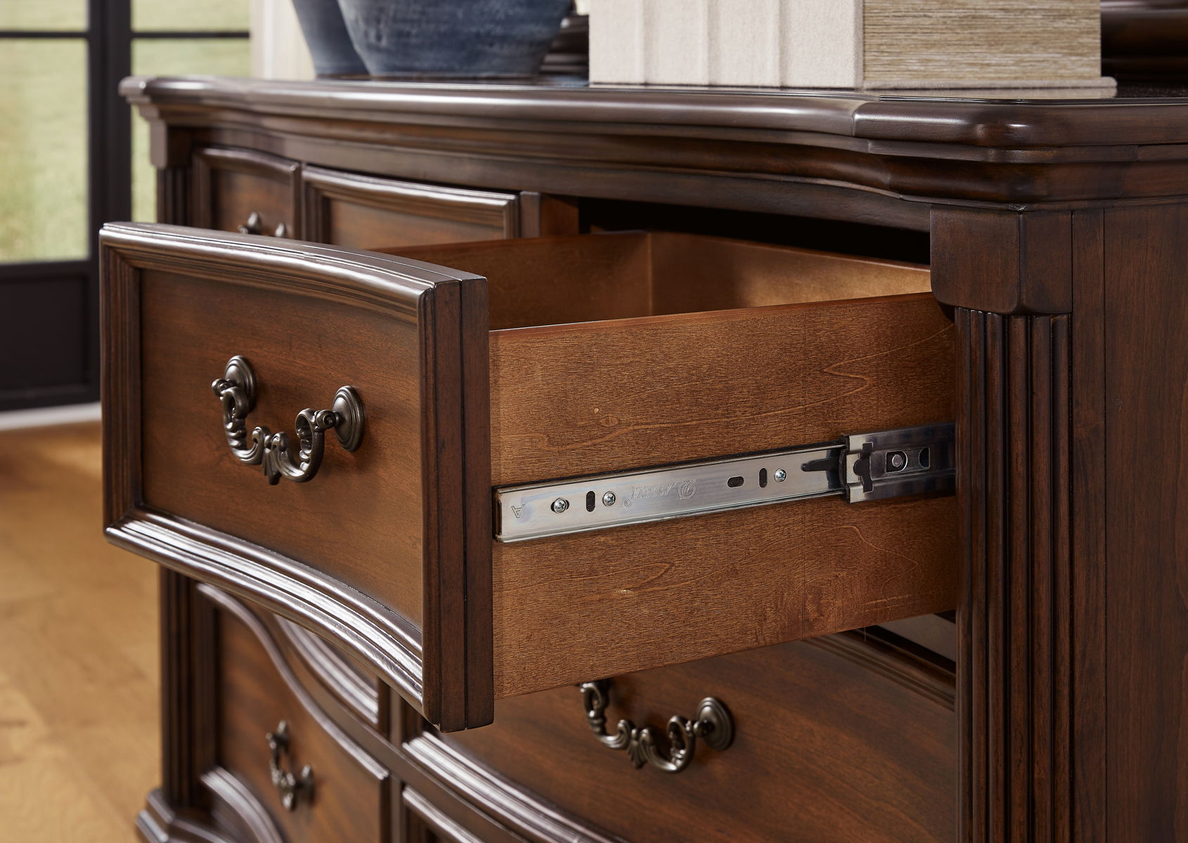 Lavinton - Dresser And Mirror - Brown - Image 4