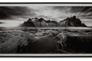 Delstone - Wall Art - Black / White