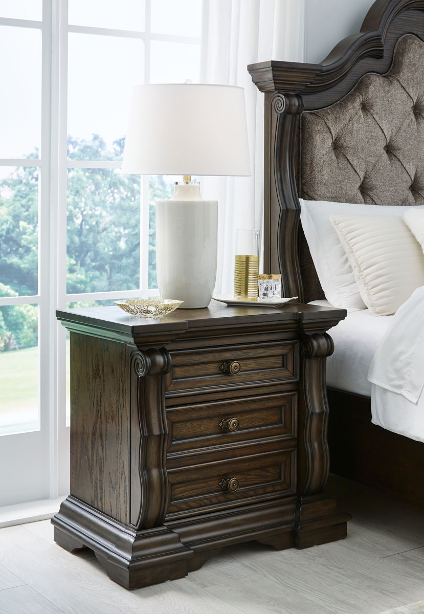 Maylee - Three Drawer Night Stand - Dark Brown - Image 4