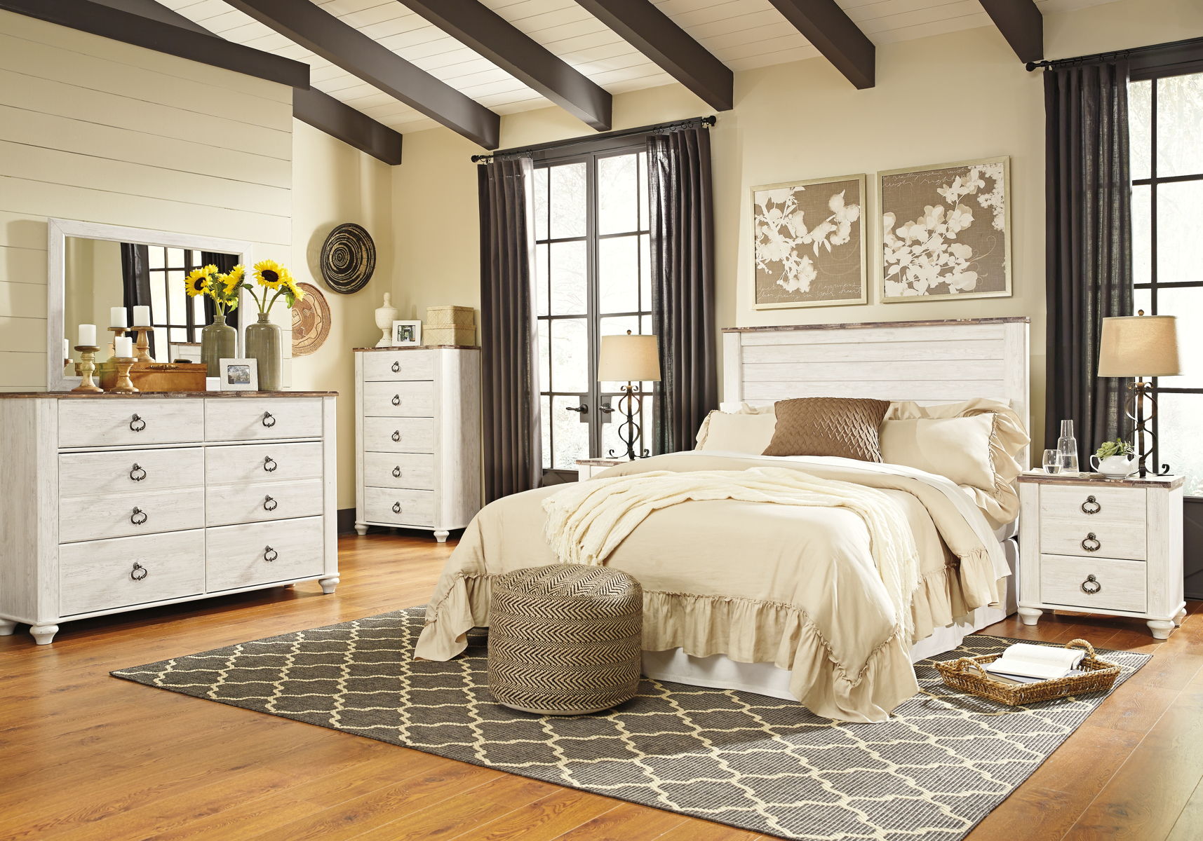 Willowton - Five Drawer Chest - Brown / Beige / White - Image 3