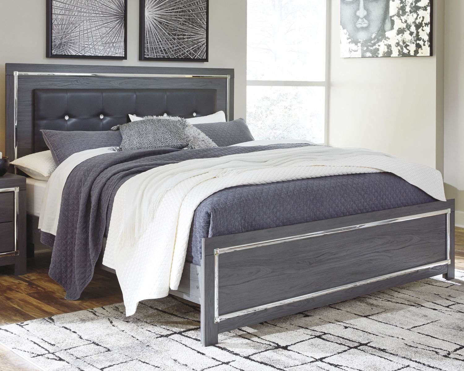 Lodanna - Panel Bed - Image 4
