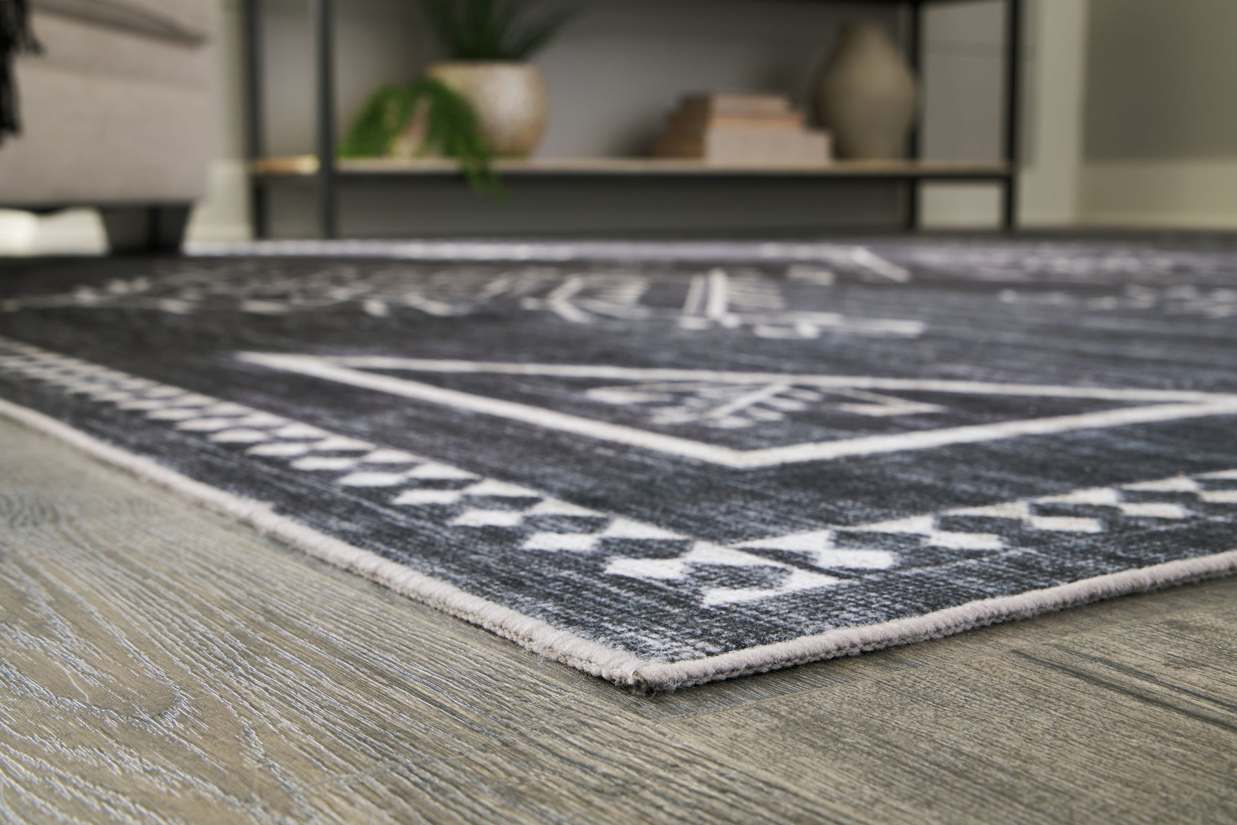 Arloman - 5' x 7' Rug - Black / Cream / Gray - Image 3