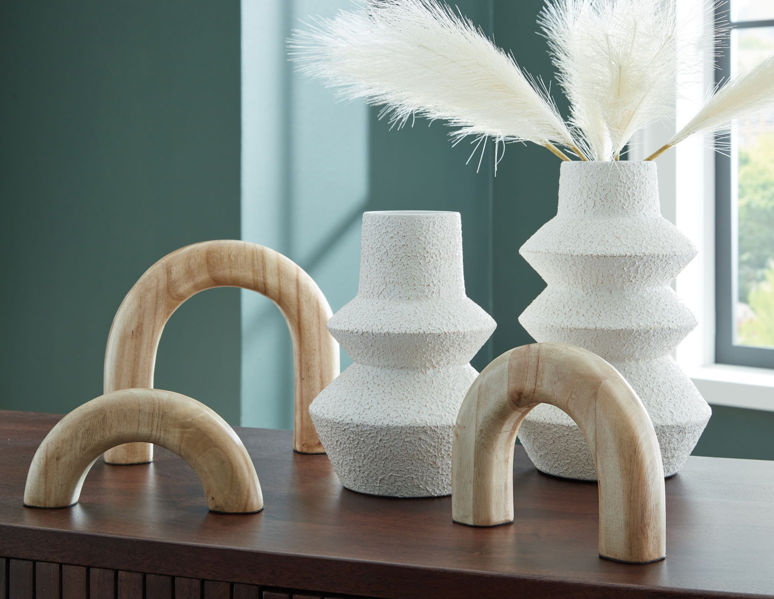 Maddwarth - Accessory Set (Set of 5) - White / Natural Brown - Image 3