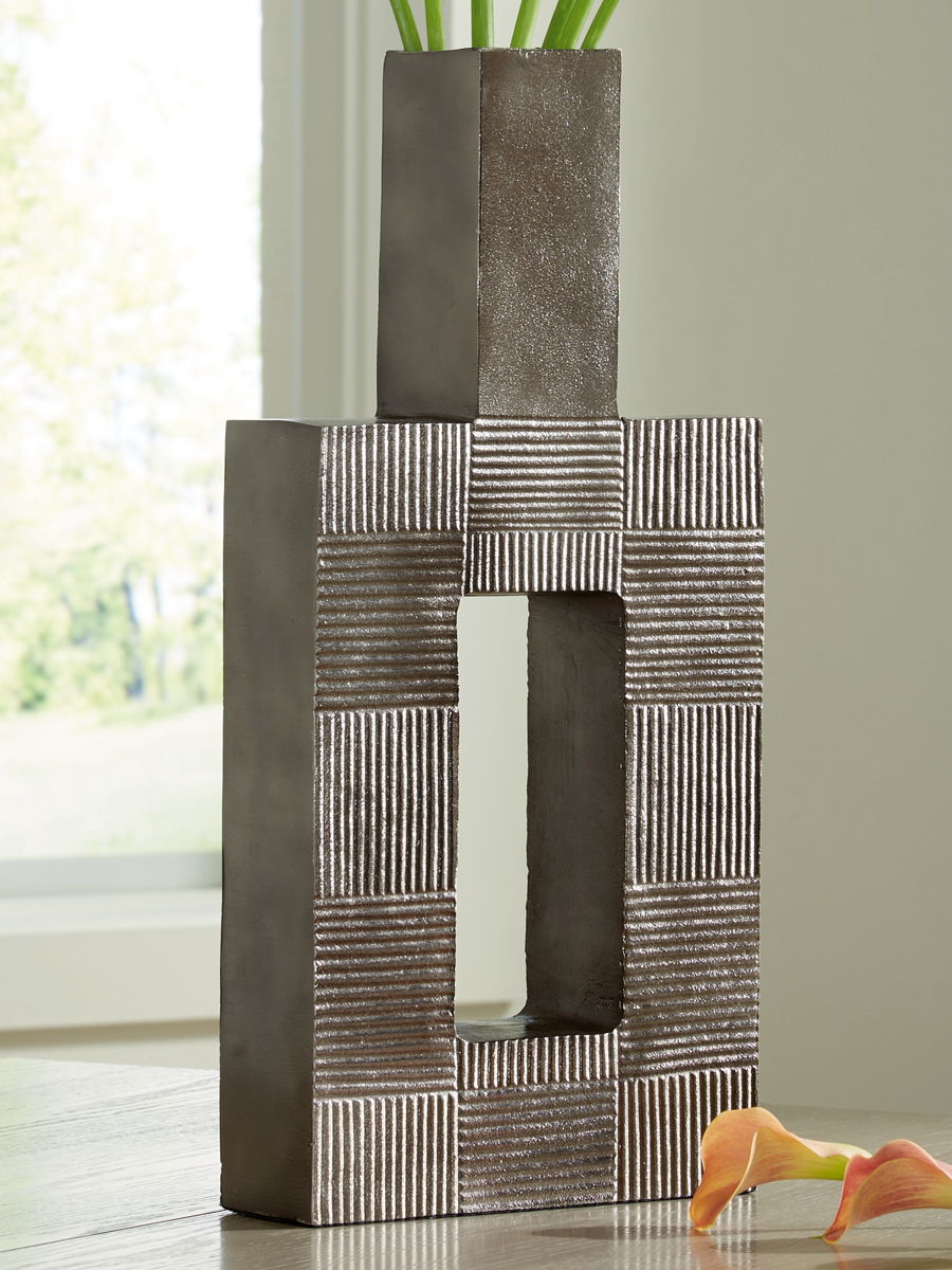 Wrengrove - Vase - Image 2