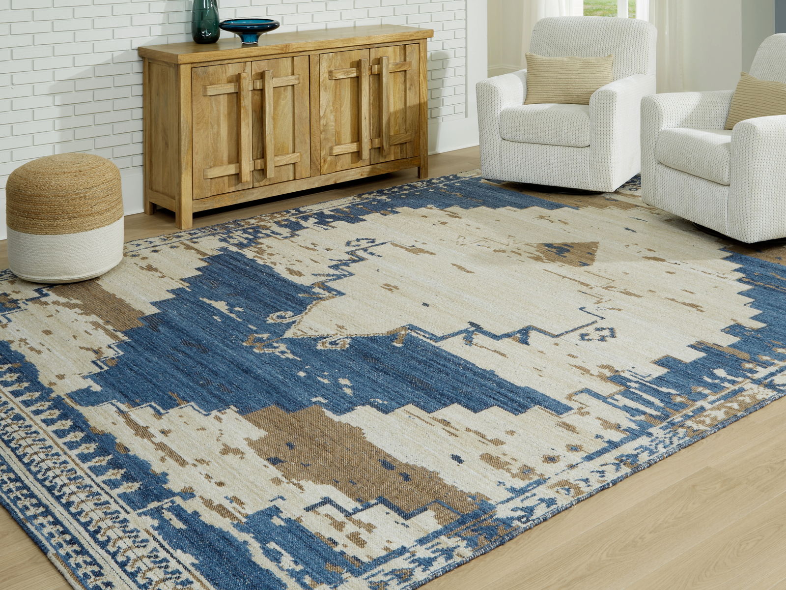 Varnler - Rug - Image 3