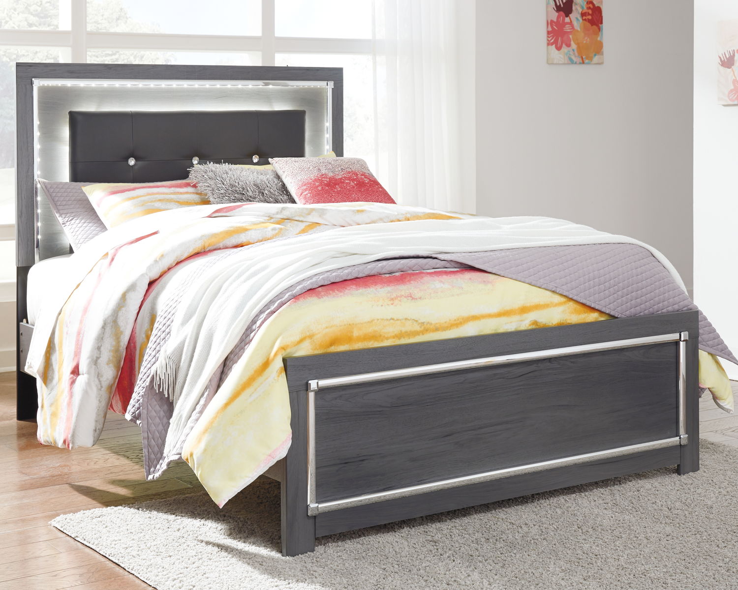Lodanna - Panel Bed - Image 10
